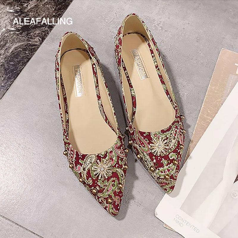 Ethnic Exquisite Embroidery Pointed Toe Pumps